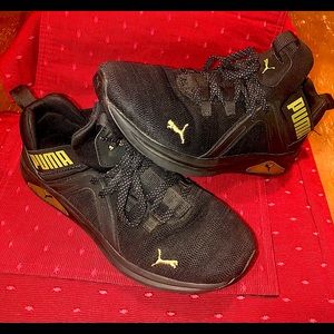 Women’s size 10M Puma Sneakers